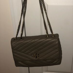 Tory Burch KIRA CHEVRON CONVERTIBLE SHOULDER BAG